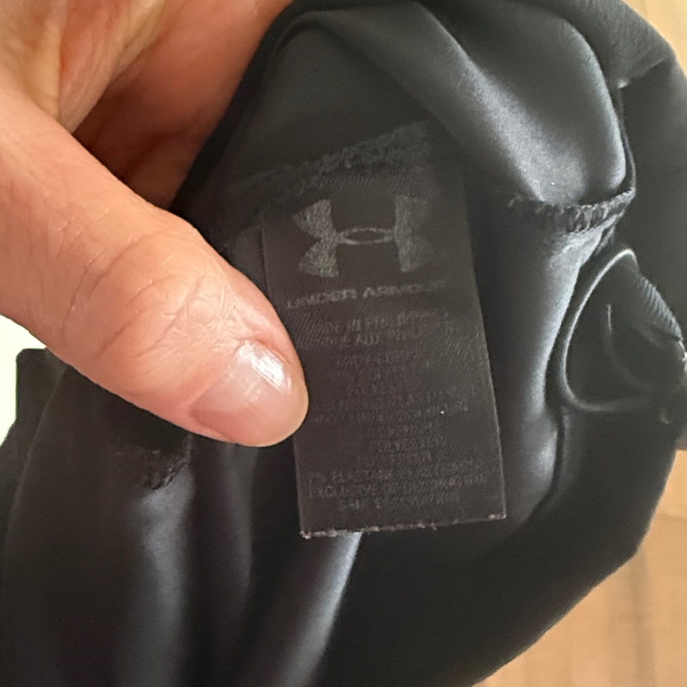 University of Maryland Under Armour Black and Red Windbreaker - Picture 5 of 6